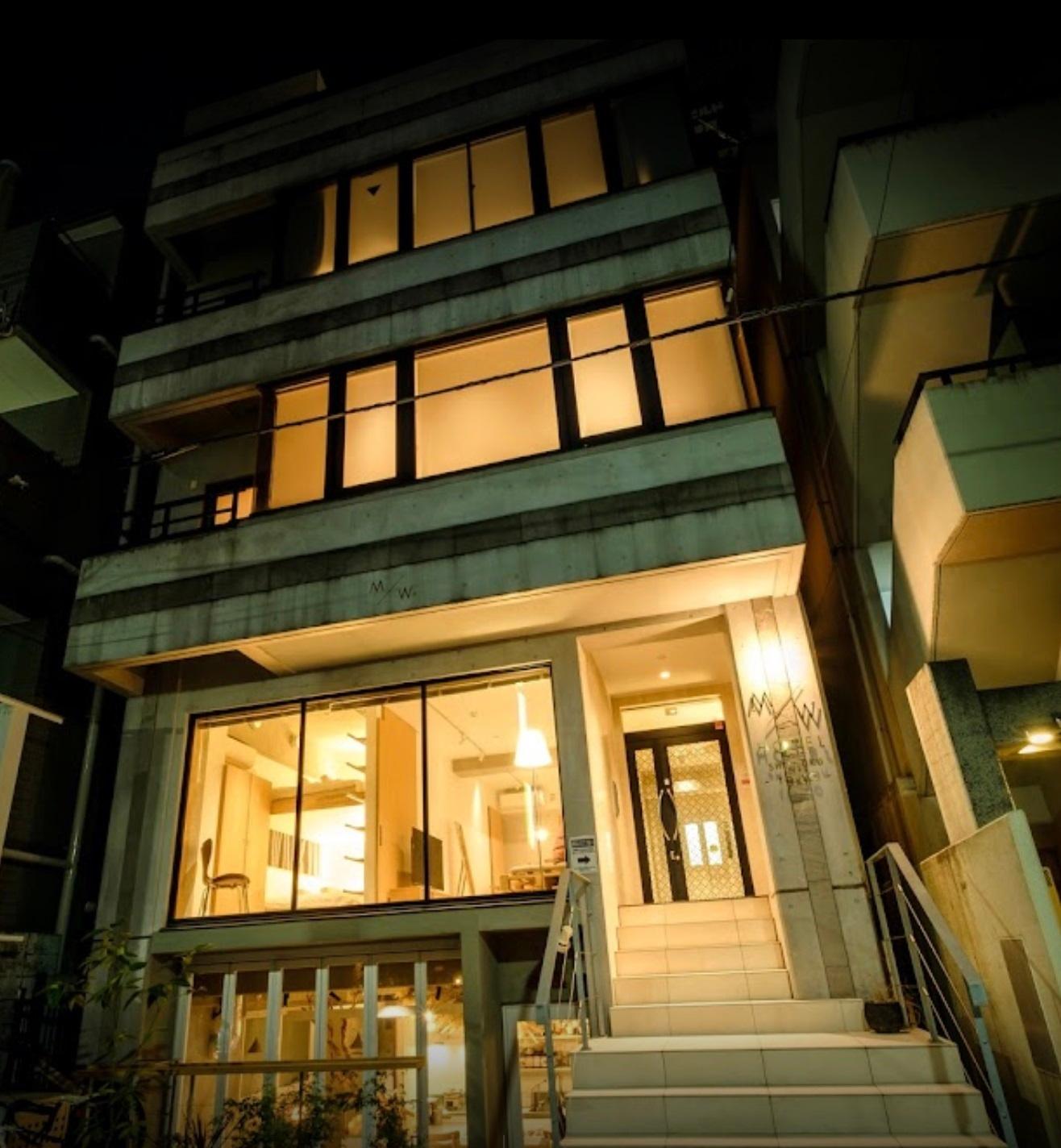 M/W HOTEL