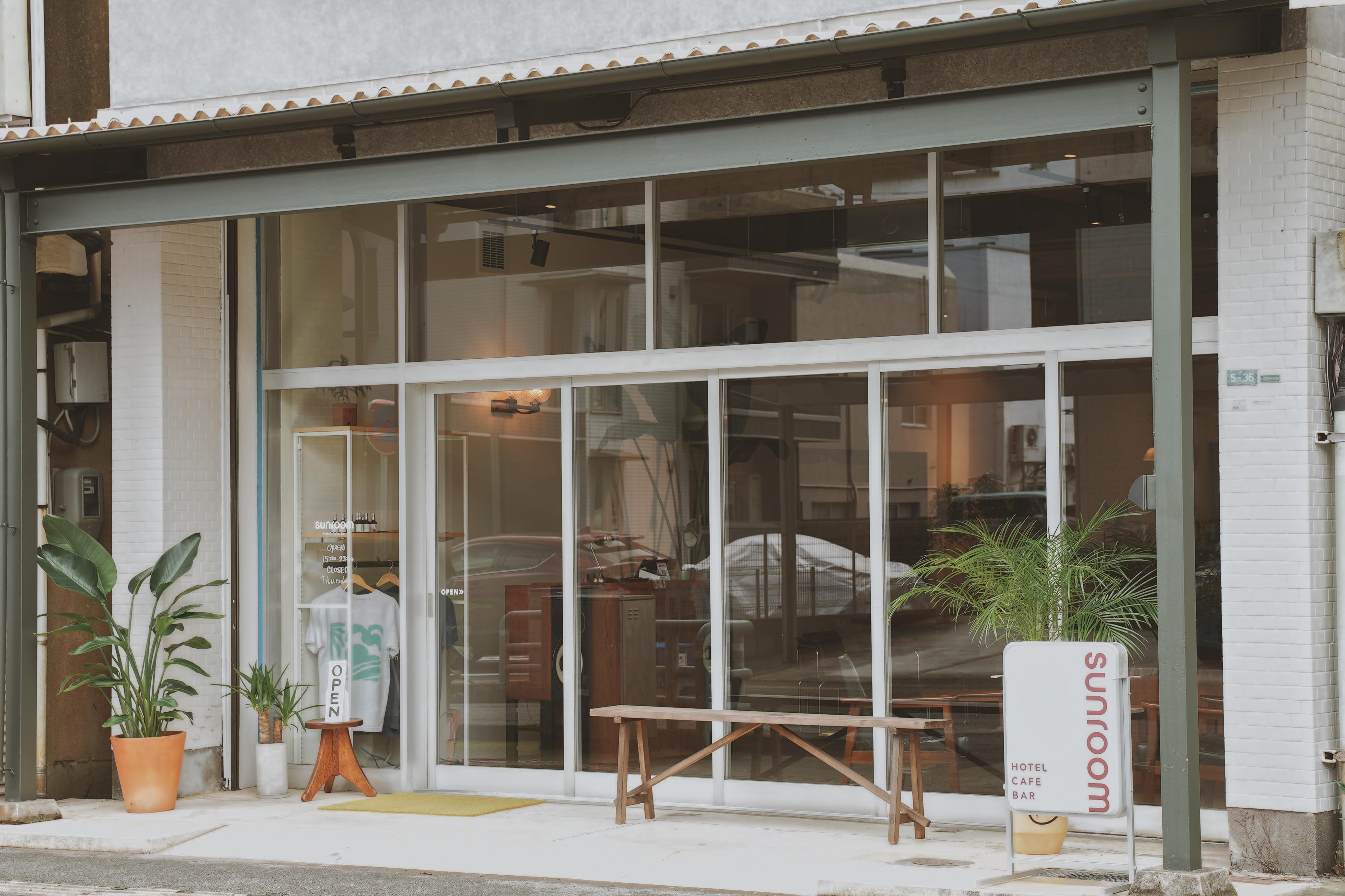 sunroom Hotel,Cafe,Bar