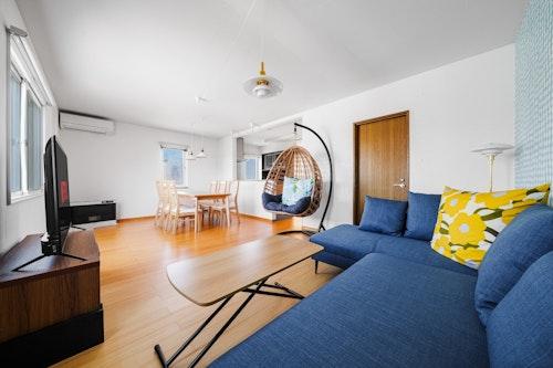 SMALL HOUSE ^