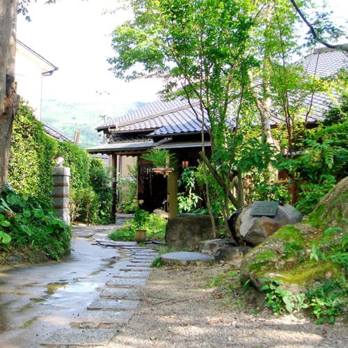 由布院・湯の坪街道と金鱗湖|食べ歩きから朝霧まで、時間で変わる歩き方